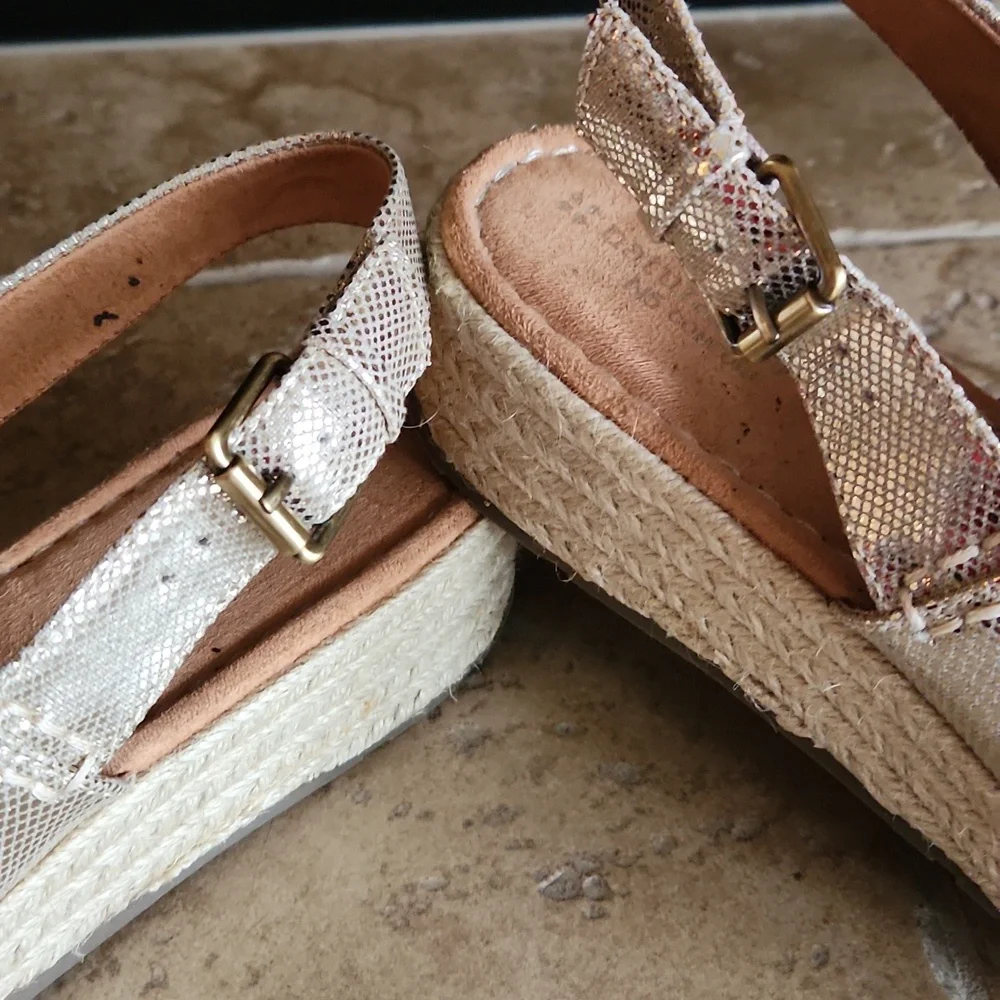 Naturalizer womans praline gold wedge sandal size 8.5 - Picture 9 of 12